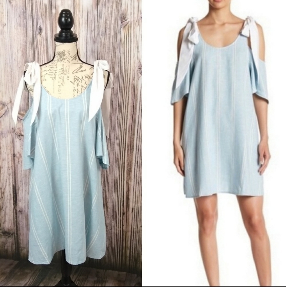 𝅺Nordstrom Abound Cold Shoulder Stripe Dress Blue and White Size Med New